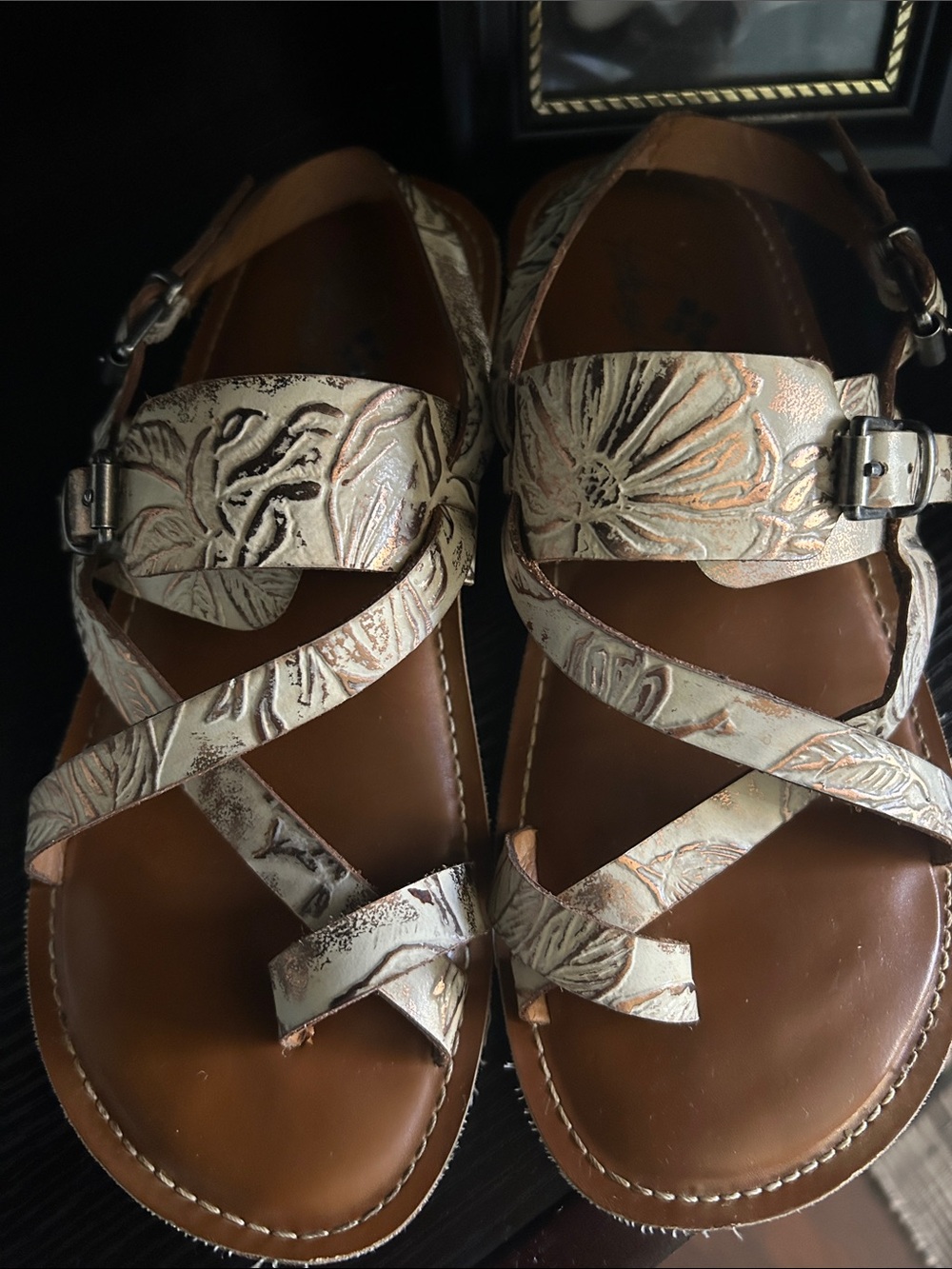 Patricia Nash Metallic Cream Floral Embossed Strappy Sandals 8M